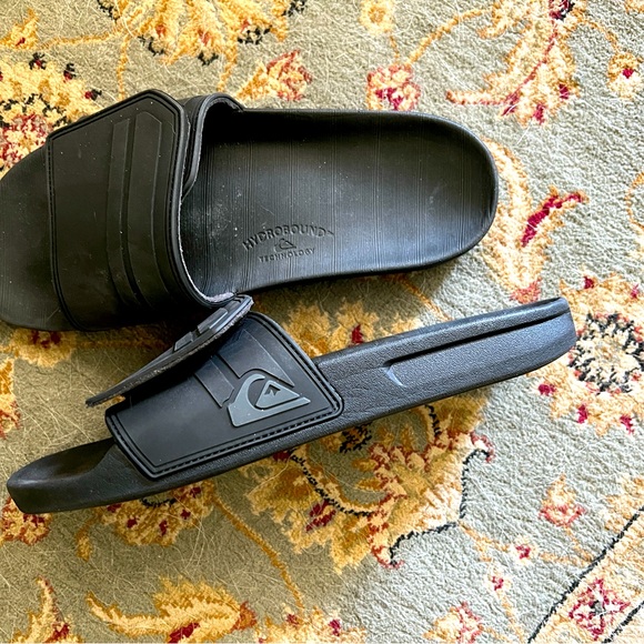 Women’s size 9 quicksilver slides, black - Picture 4 of 4